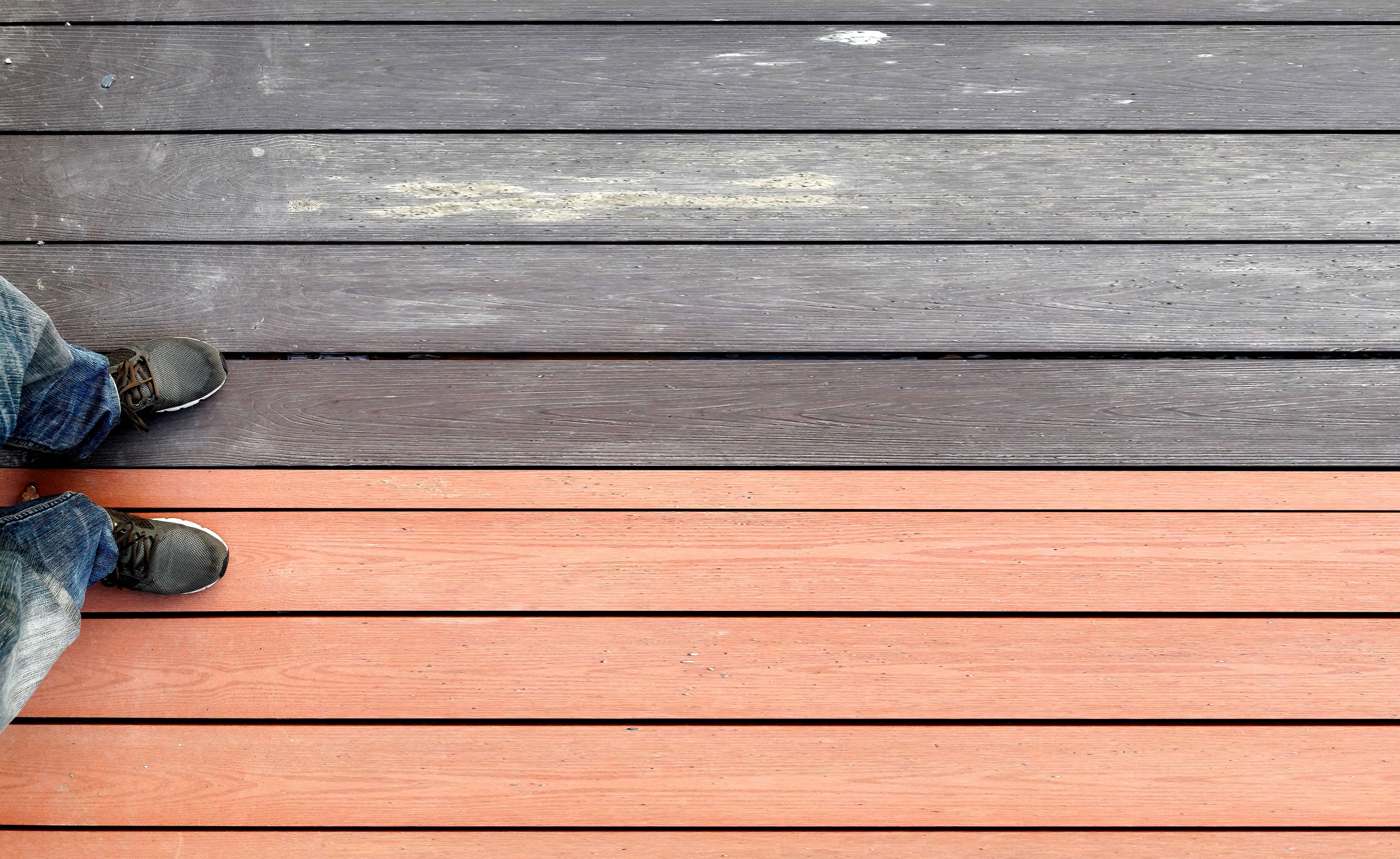 Comment dégriser une terrasse en bois ?