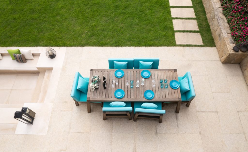 Comment nettoyer une terrasse en carrelage